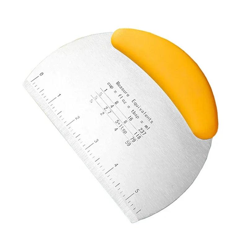 coupe-pâte, grattoir à pâtisserie
