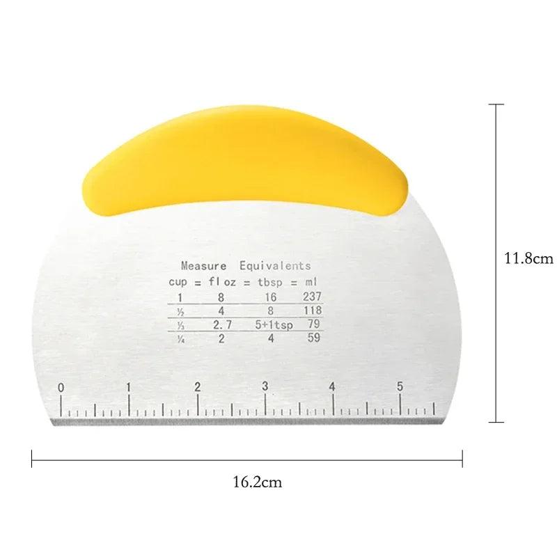 coupe-pâte, grattoir à pâtisserie